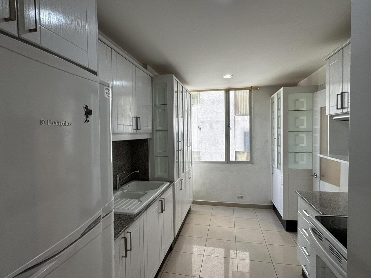 Venta Departamento de 2 Dorm. en La República de El Salvador Sector Carolina - Quito — imagen 4