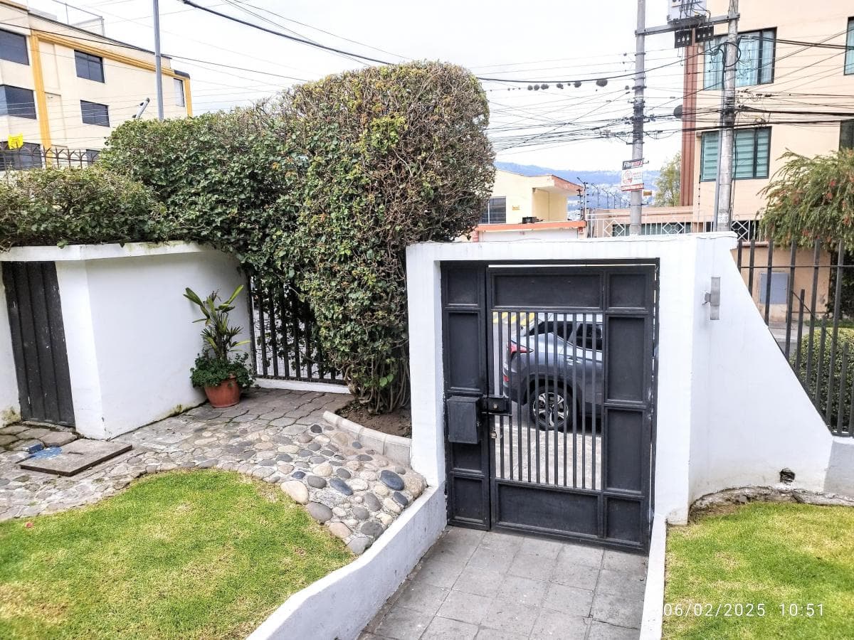 Casa de Venta 4 Dorm. Ponceano375 Quito — imagen 6