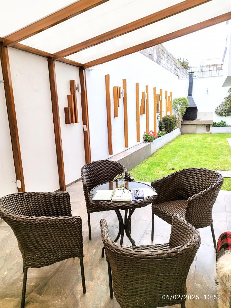 Casa de Venta 4 Dorm. Ponceano375 Quito — imagen 2