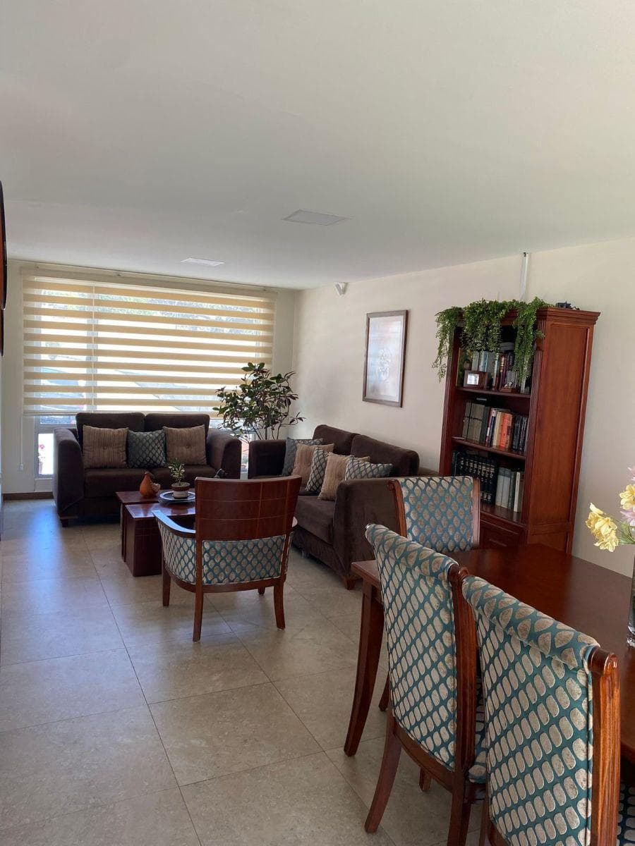 Casa en Venta con Patio Hermosa Tres Dorm. - Sector Conocoto — imagen 6