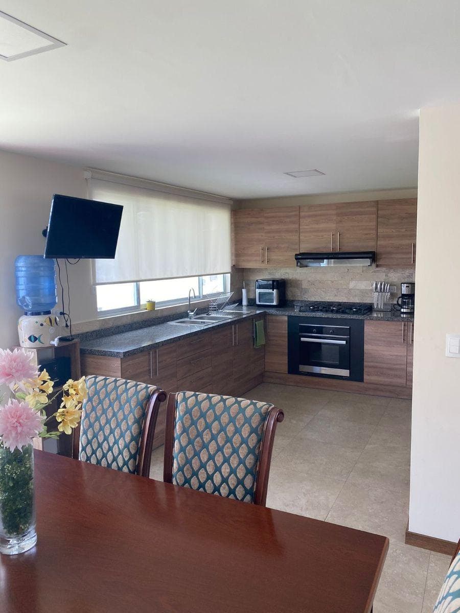 Casa en Venta con Patio Hermosa Tres Dorm. - Sector Conocoto — imagen 4