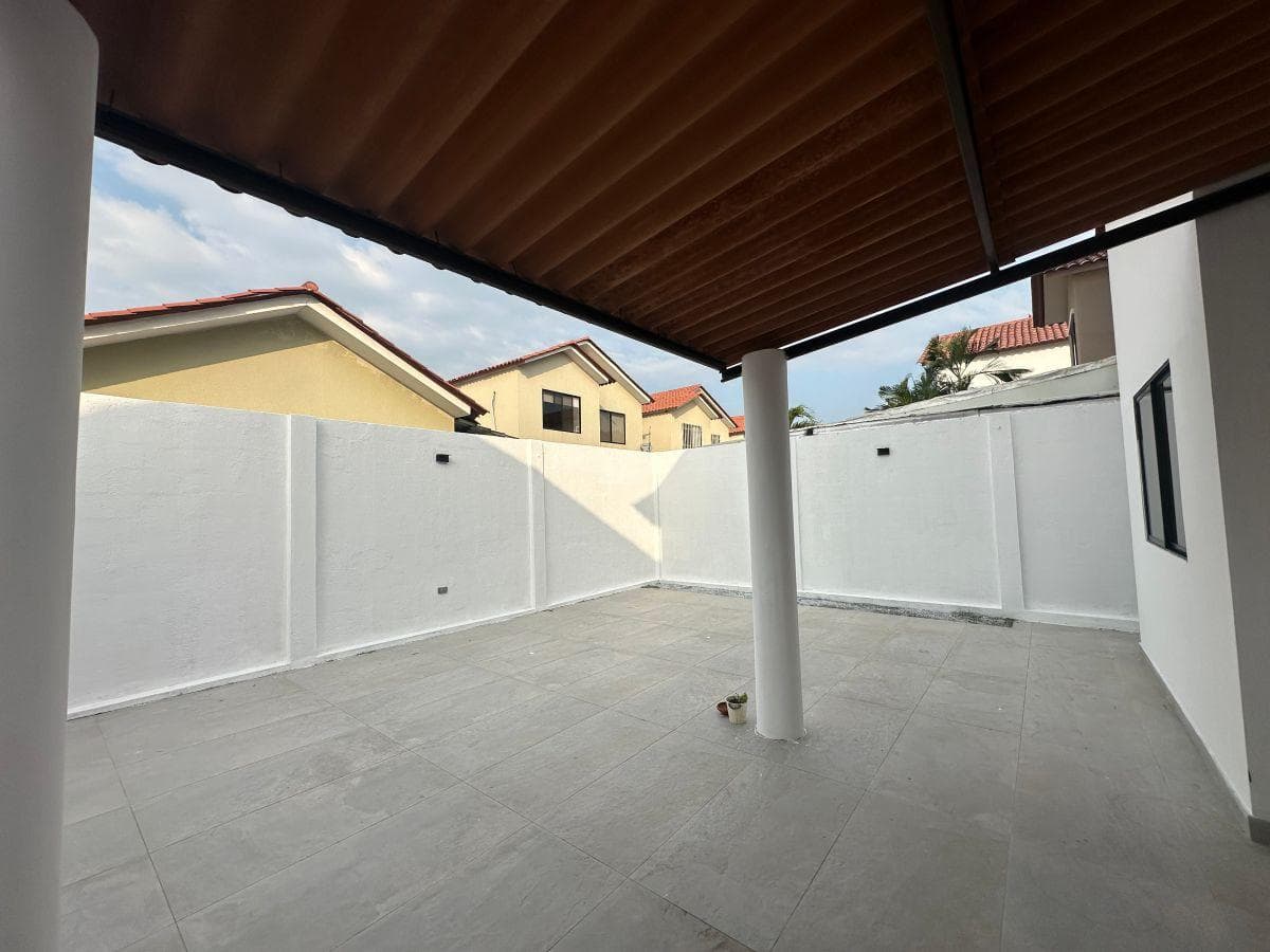 Venta de Casa en Ciudad Celeste Etapa La Península/samborondon, Guayas — imagen 4