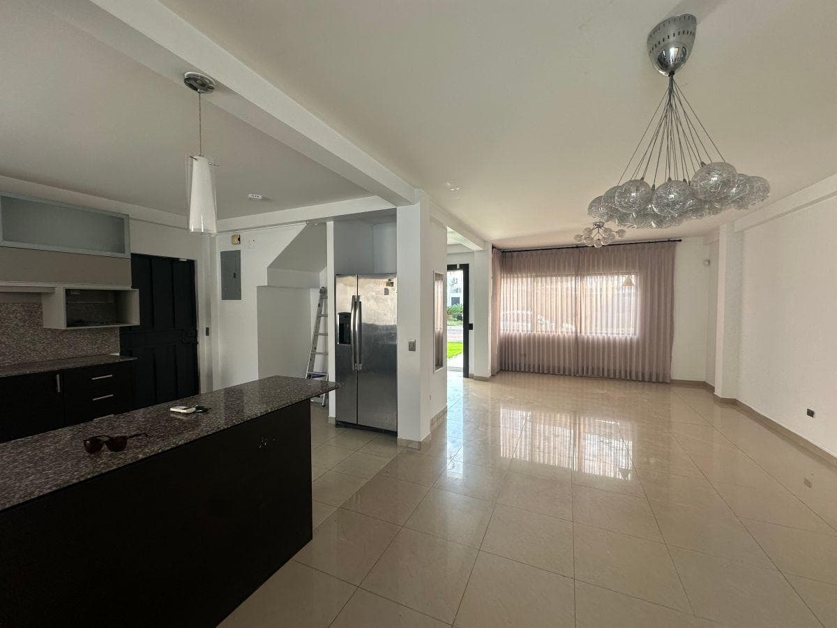 Venta de Casa en Ciudad Celeste Etapa La Península/samborondon, Guayas — imagen 2