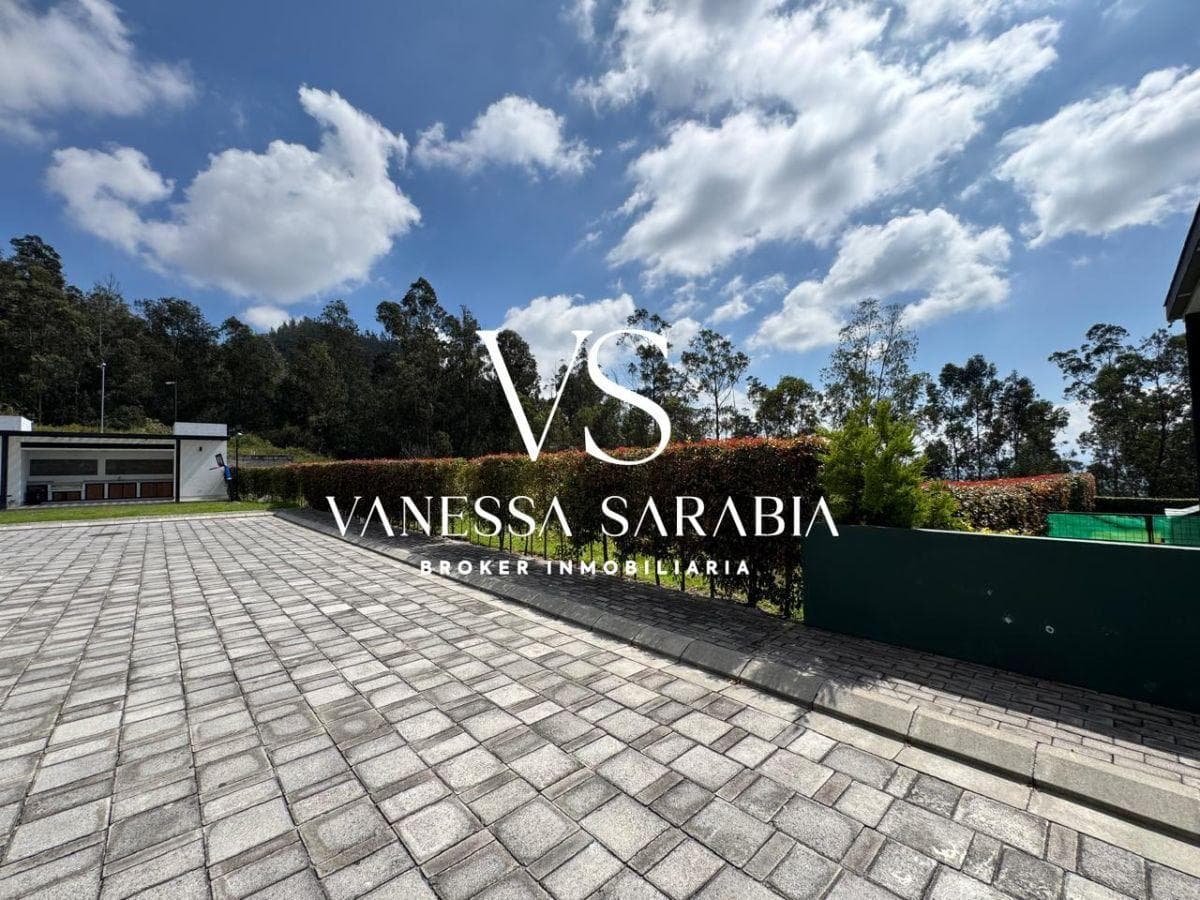 Terreno de 704 m² en Venta en Cumbayá — imagen 6