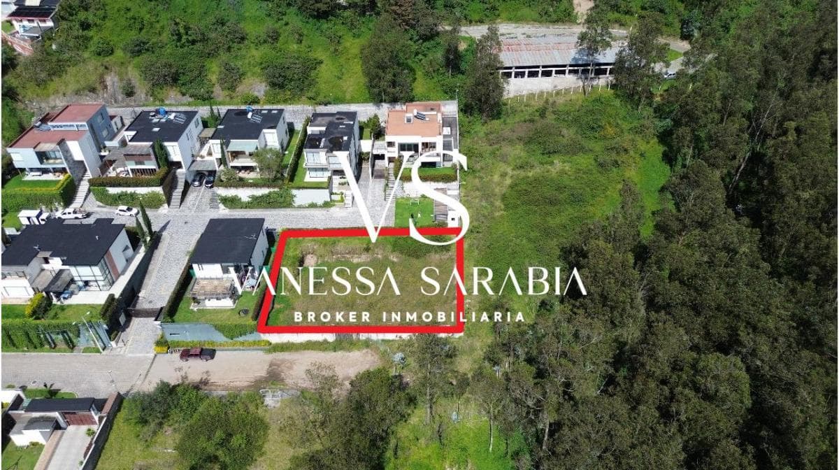 Terreno de 704 m² en Venta en Cumbayá — imagen 3