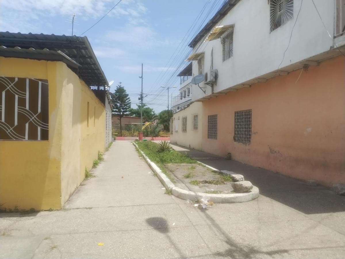 Venta de Casa Una Planta, en Cdla. Floresta 1, Sur de Guayaquil - J. Moncada, Guayas — imagen 3