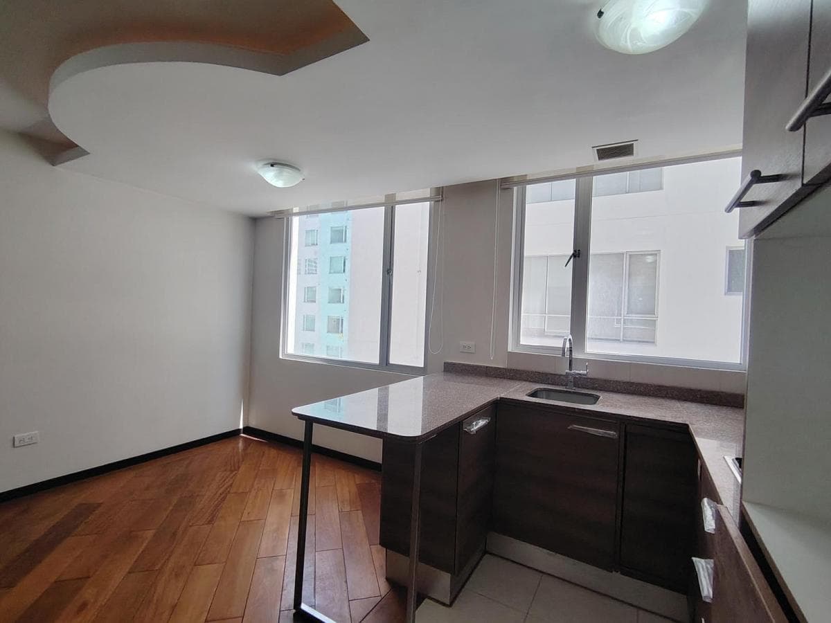 Venta Suite con Parqueadero - La Carolina — imagen 8