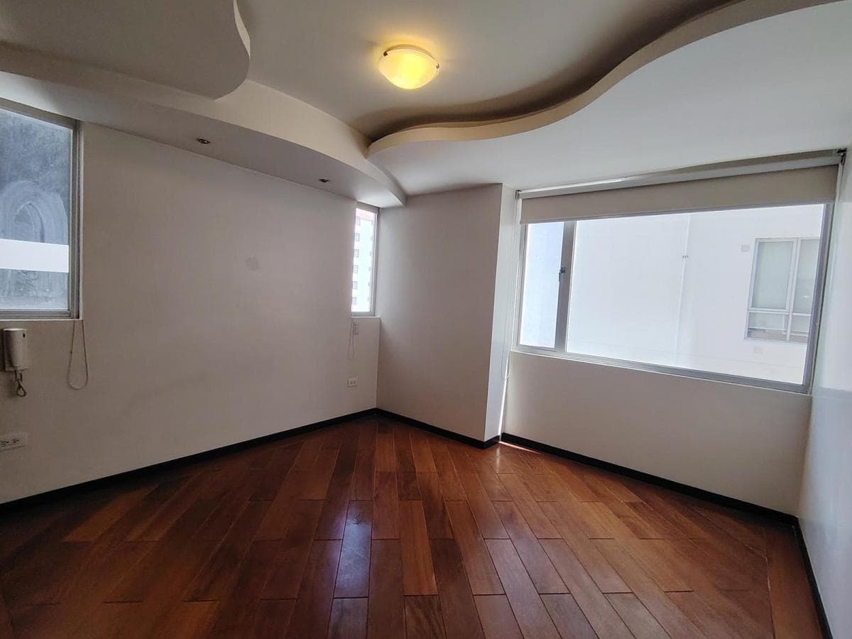 Venta Suite con Parqueadero - La Carolina — imagen 7