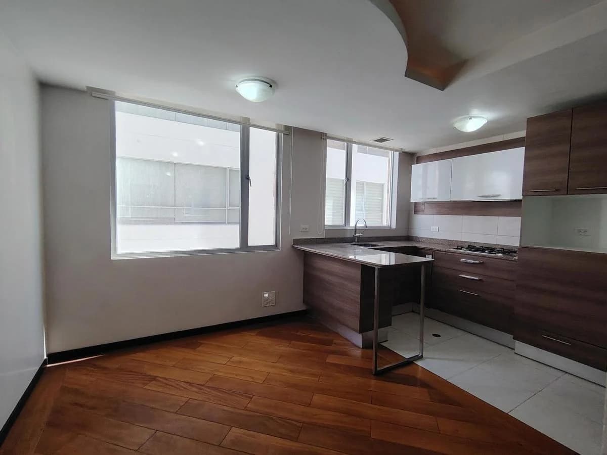 Venta Suite con Parqueadero - La Carolina — imagen 6