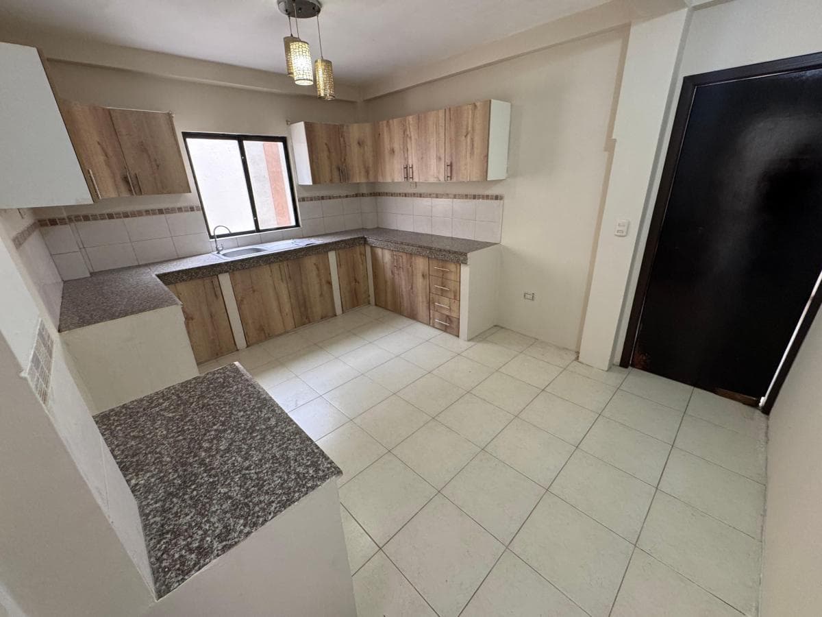 En Venta Casa de 3 Dorm. en Urb. Villa Club. Guayas — imagen 7