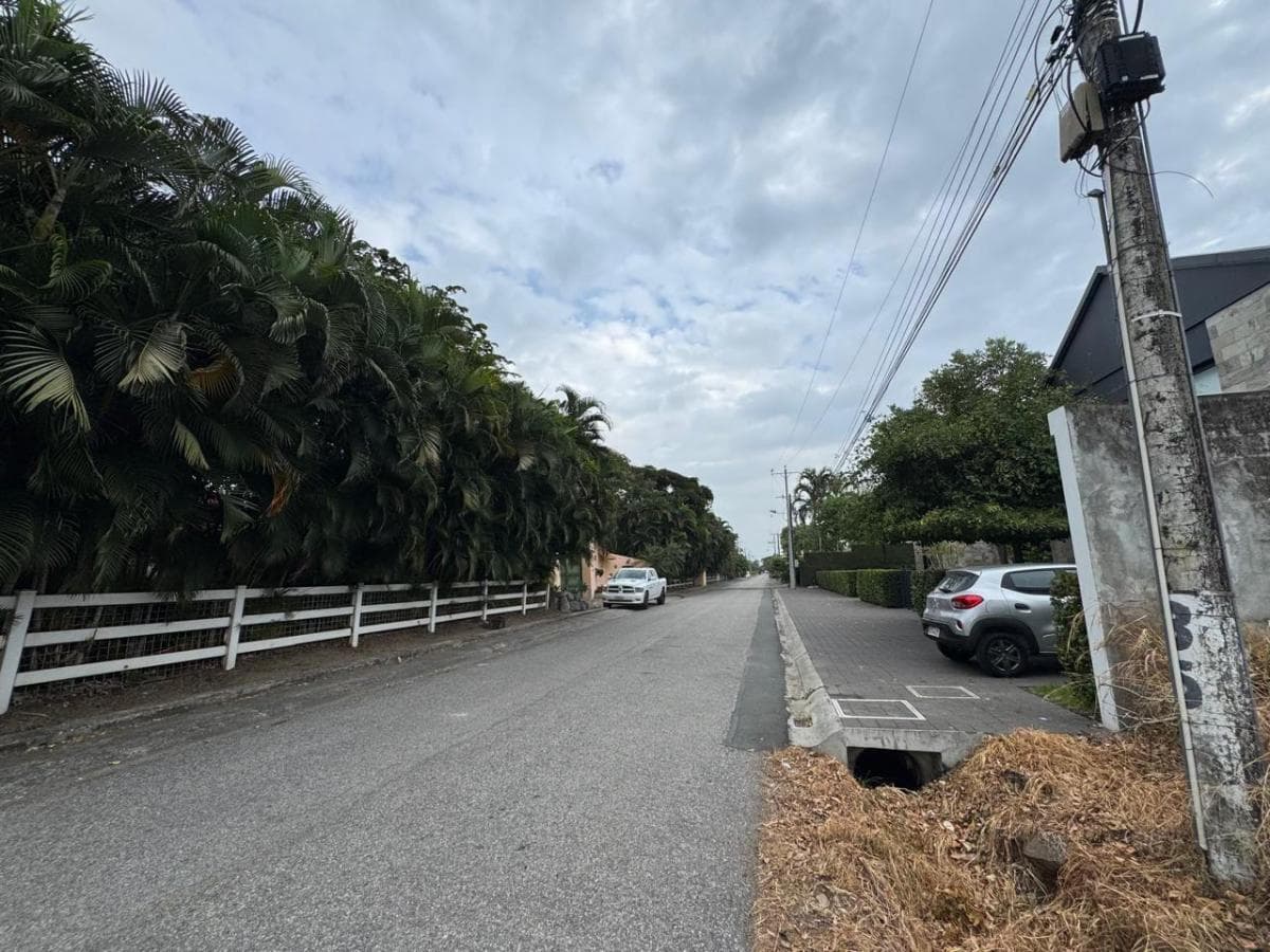 Terreno en Venta Ubicado en El Cortijo - Samborondon, Guayas — imagen 4