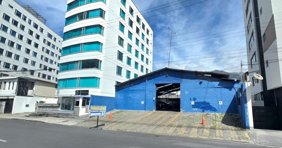 Se Vende Terreno o Galpón Sector Clínica Pasteur. Provincia de Pichincha — imagen 7