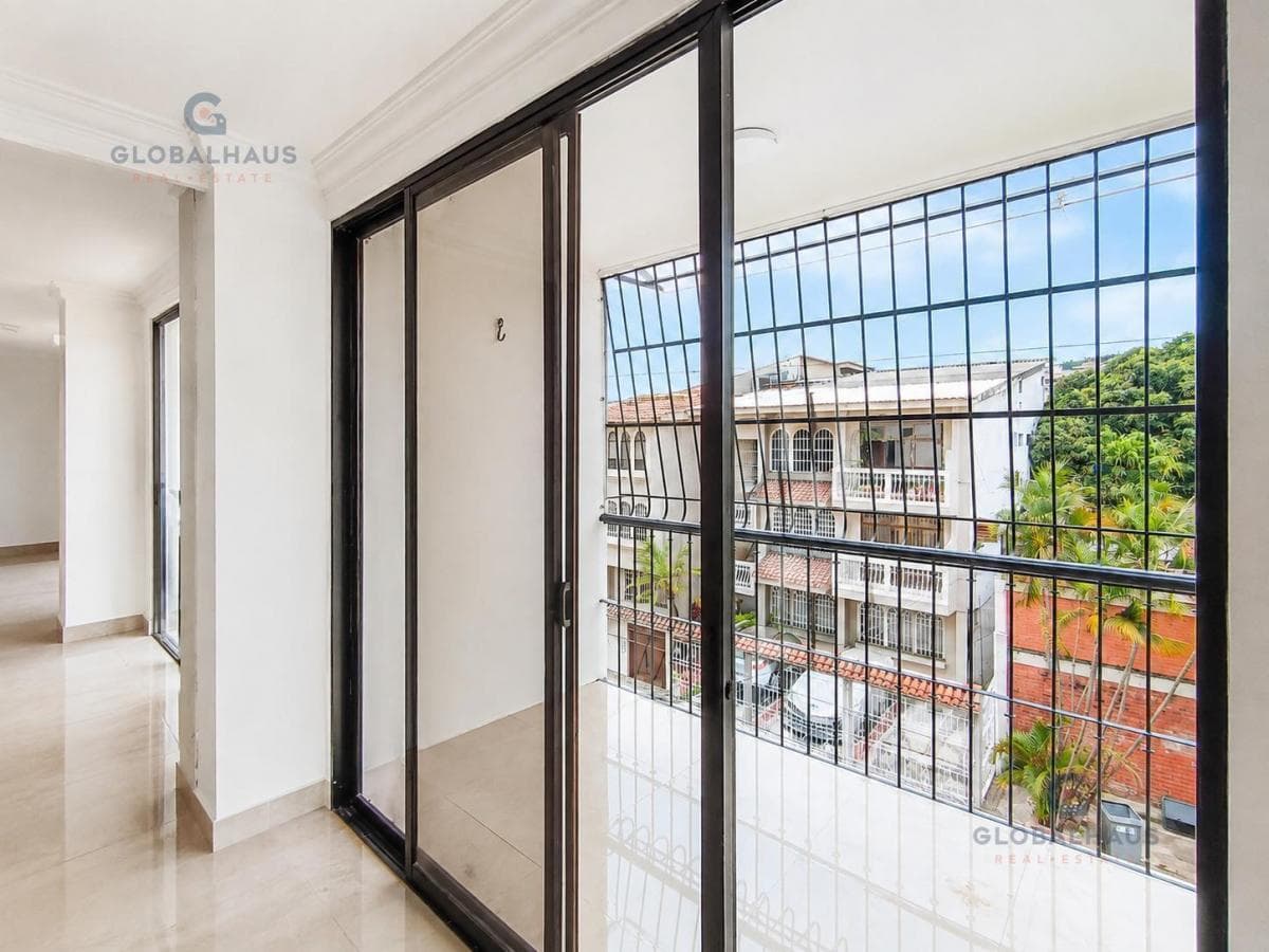 Departamento en Venta con Garaje en Lomas de Urdesa A. m. Guayas — imagen 2