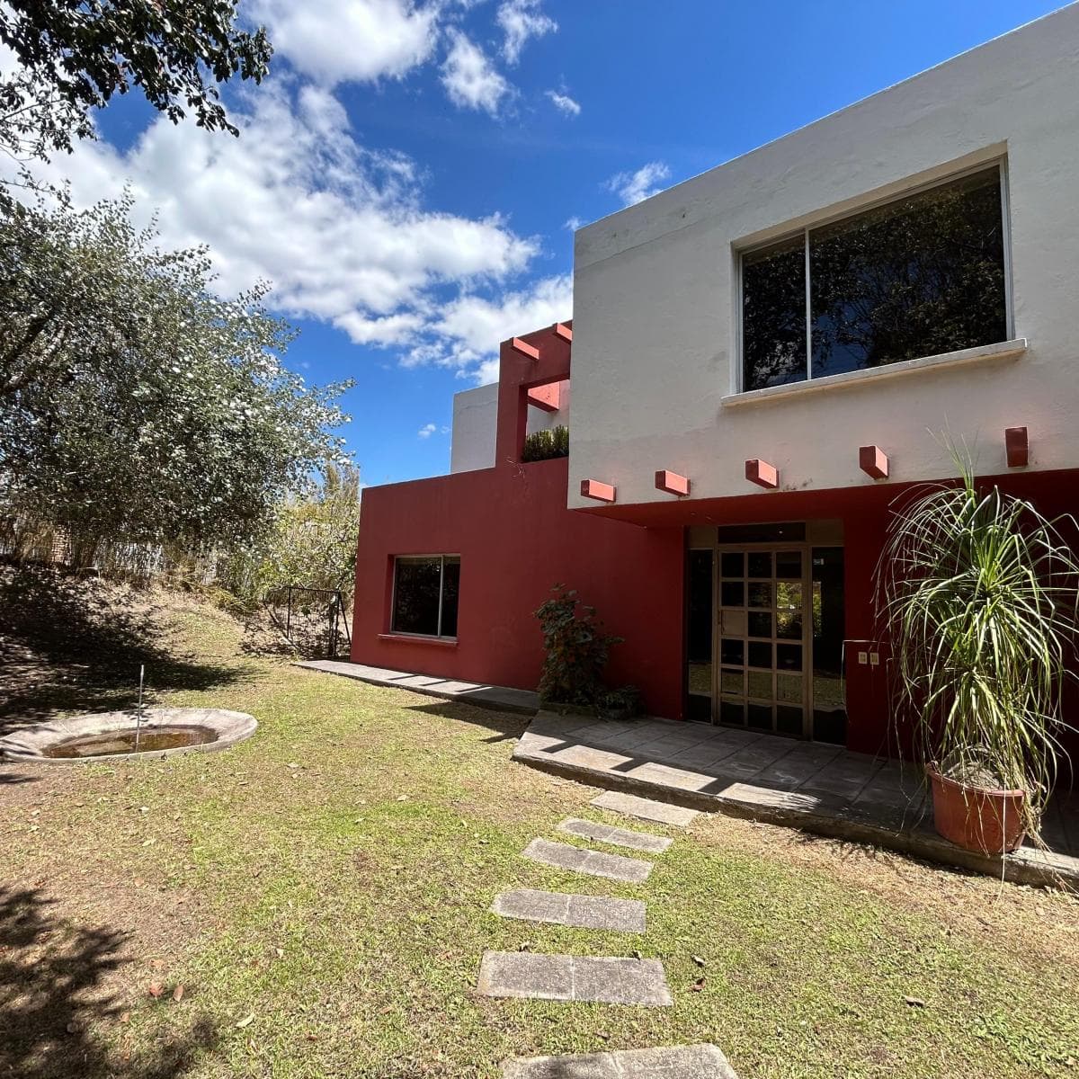 Casa con Piscina y Gran Jardin — imagen 1