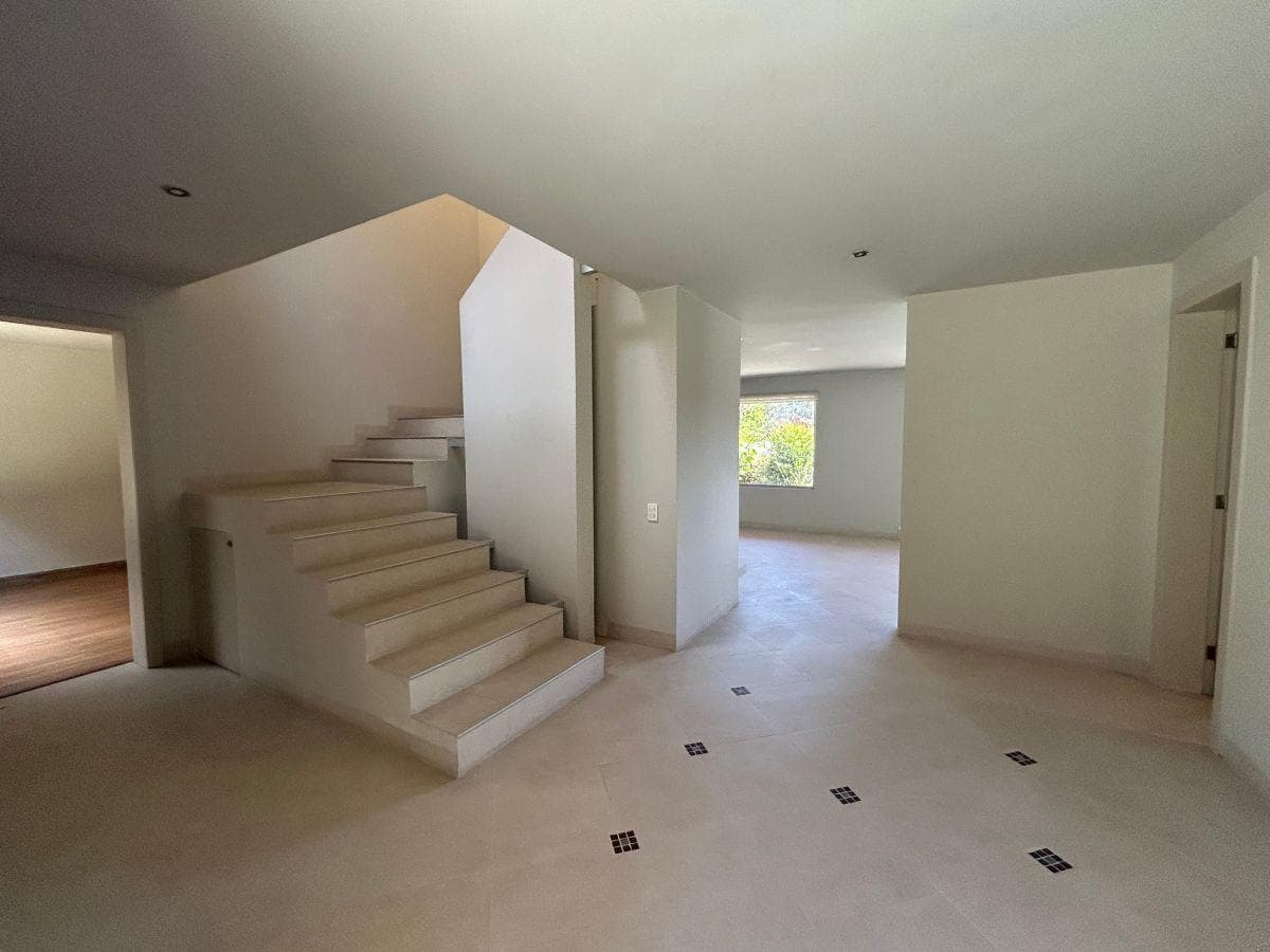 Casa con Piscina y Gran Jardin — imagen 5