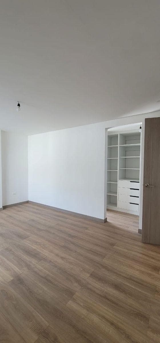 Departamento en Venta de Tres Dorm. por Estrenar en Pusuqui — imagen 4