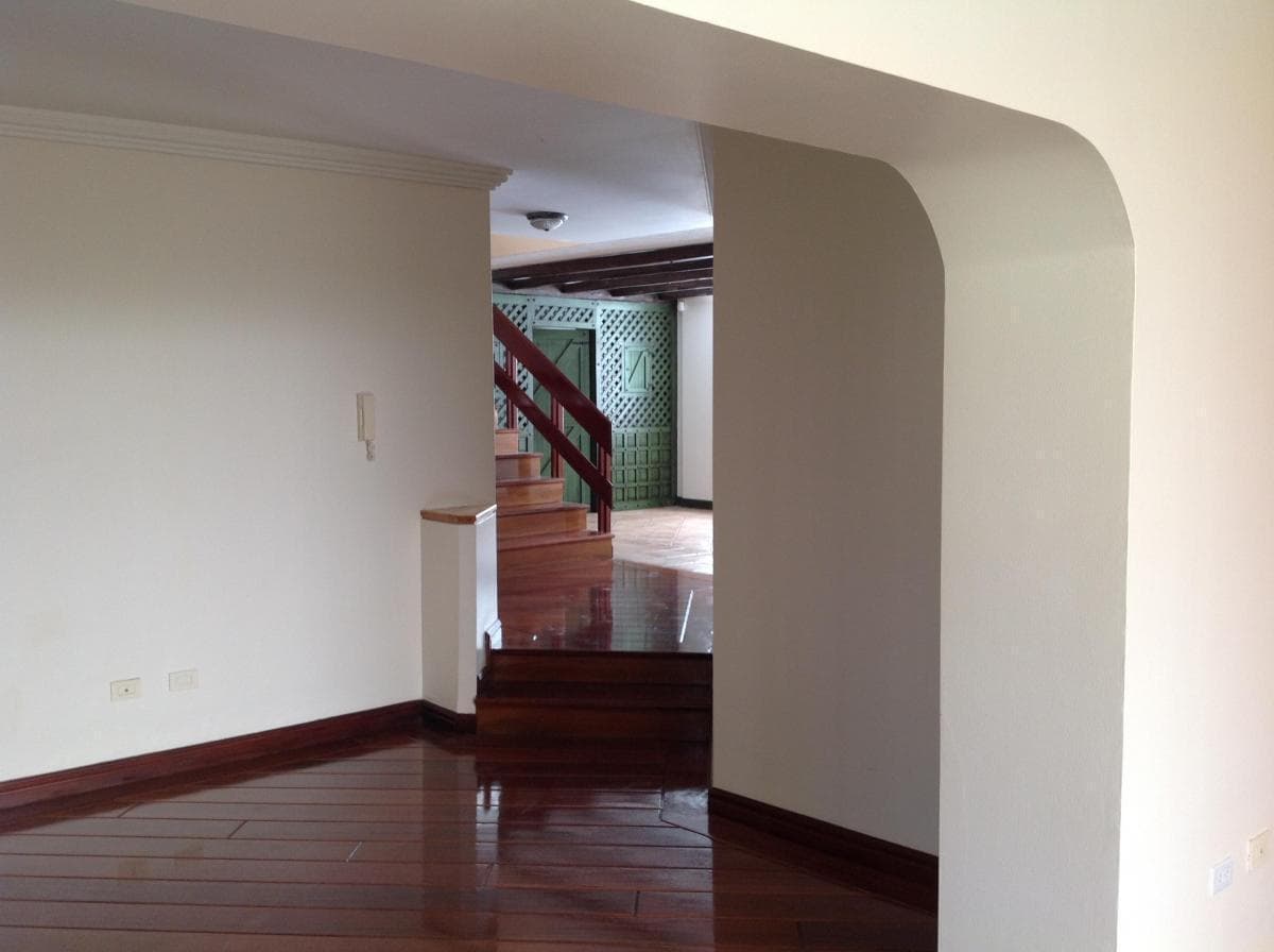 Venta Casa 4 Dorm. y Departamento de 3 Dorm. Urbanización El Condado - Quito — imagen 5