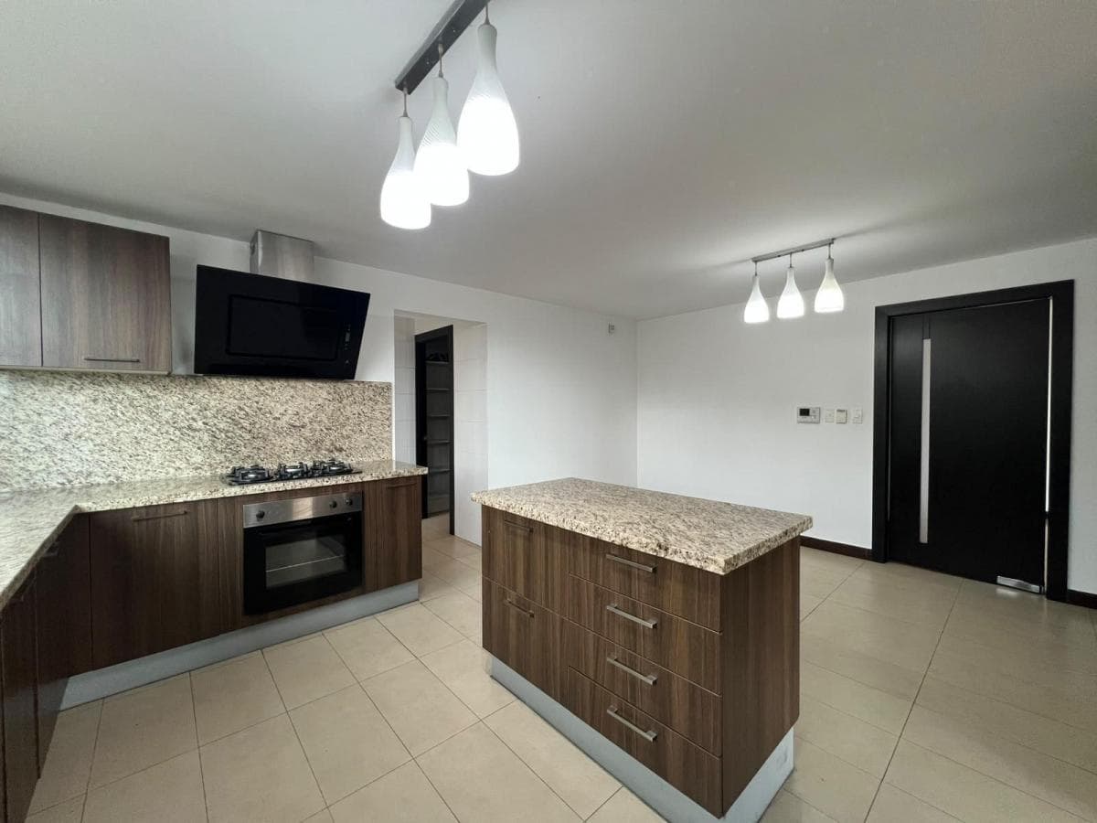 Departamento de 230 m² con Espectacular Terraza en Urb. El Condado — imagen 9