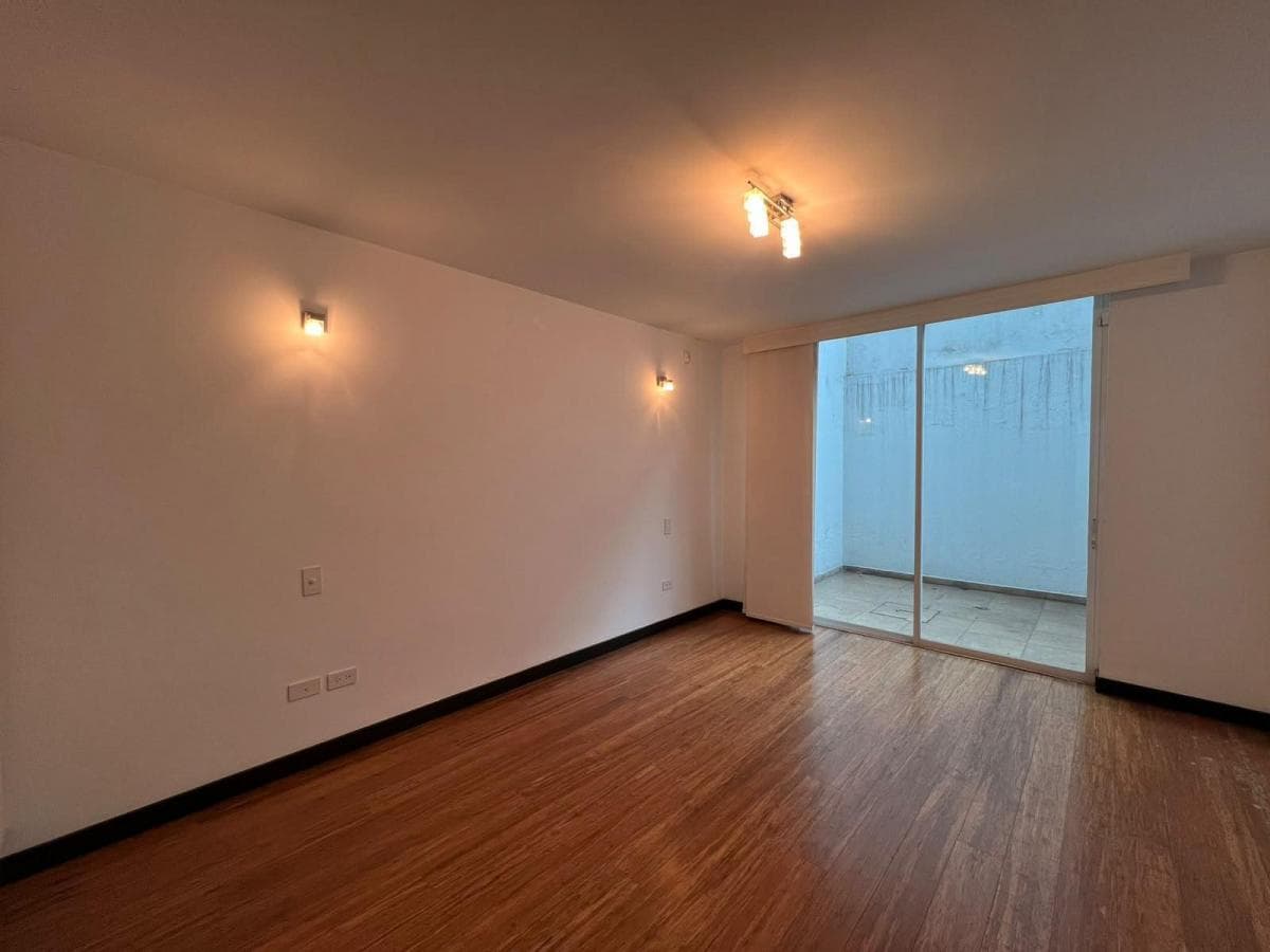 Departamento de 230 m² con Espectacular Terraza en Urb. El Condado — imagen 7