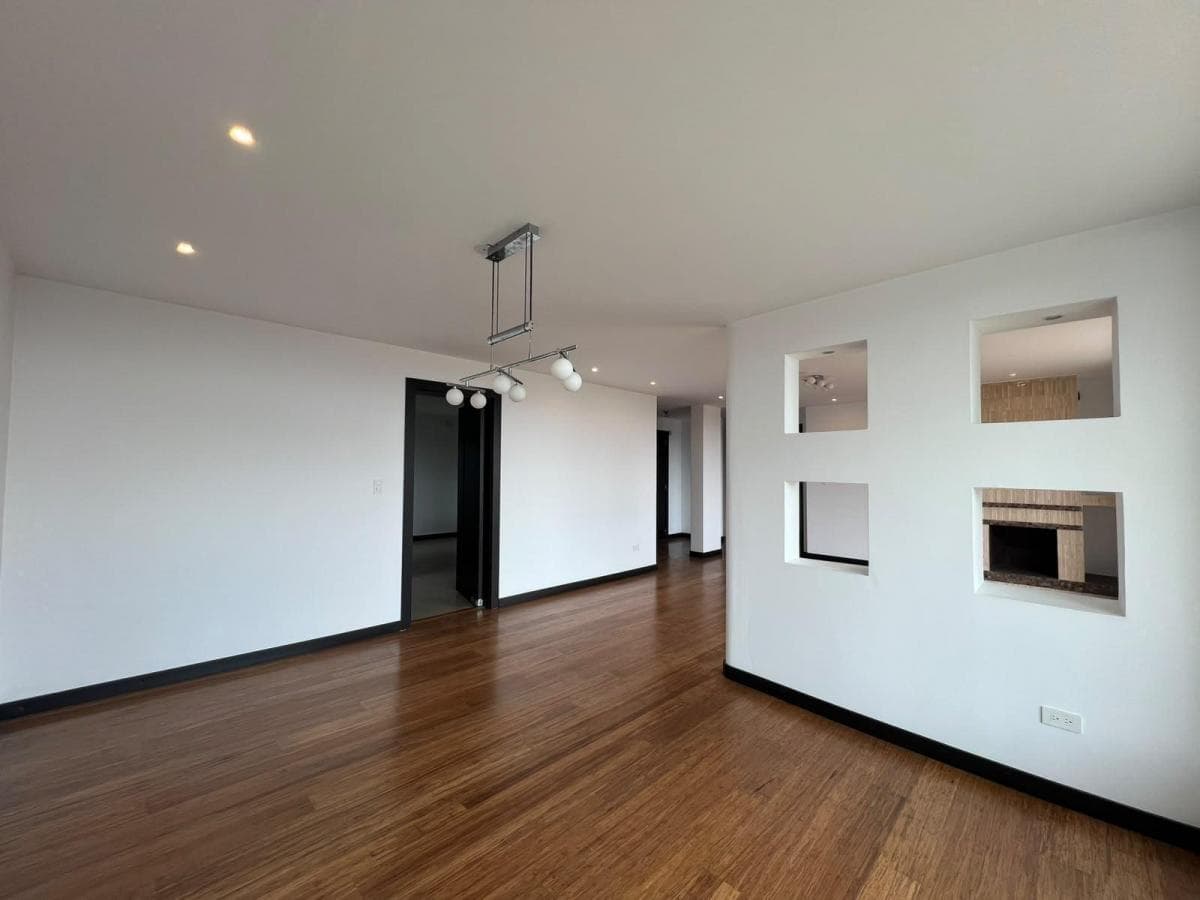 Departamento de 230 m² con Espectacular Terraza en Urb. El Condado — imagen 4