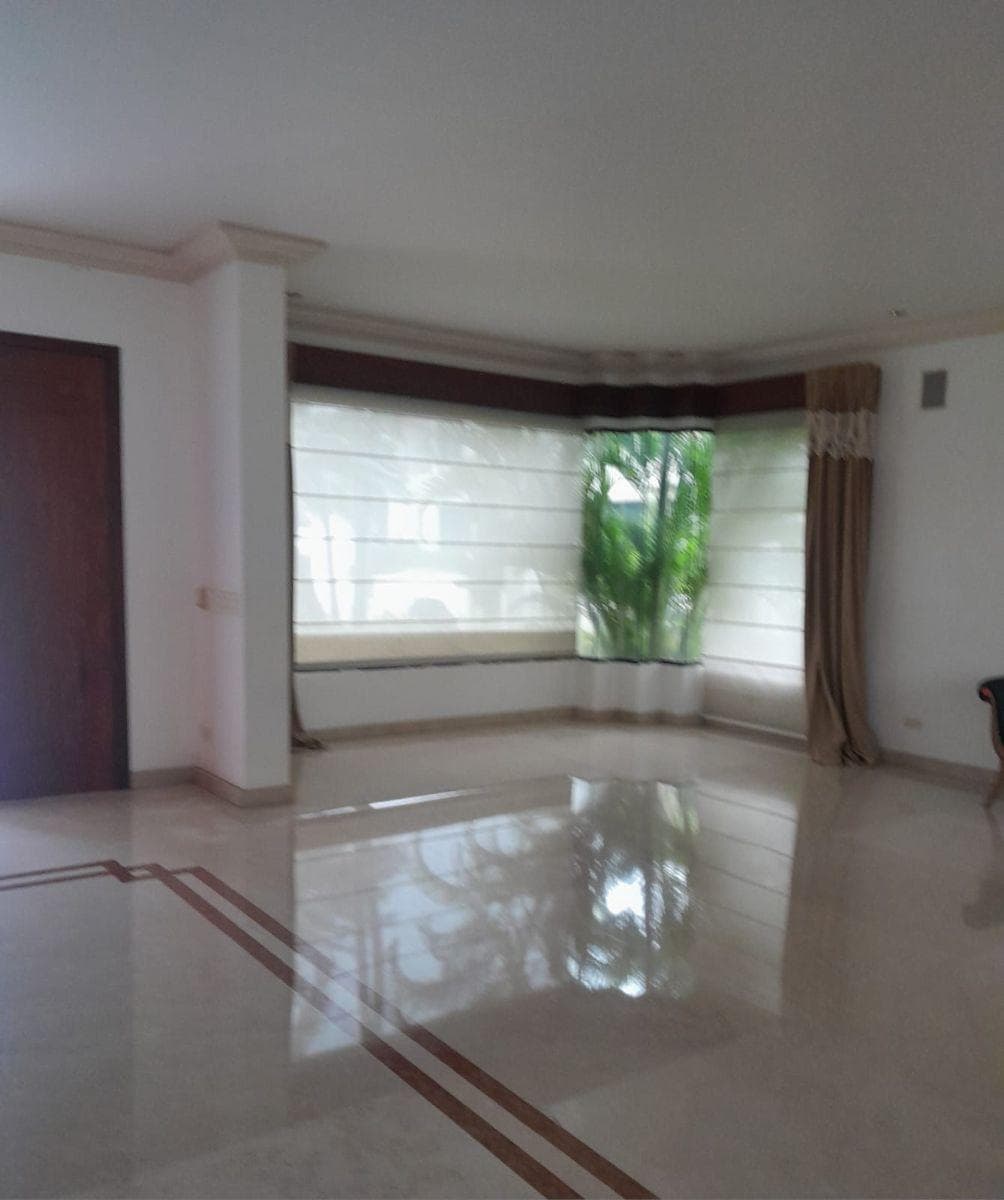 13. - Venta de Espectacular Casa en Urb. Los Olivos - Ceibos, Guayas — imagen 5