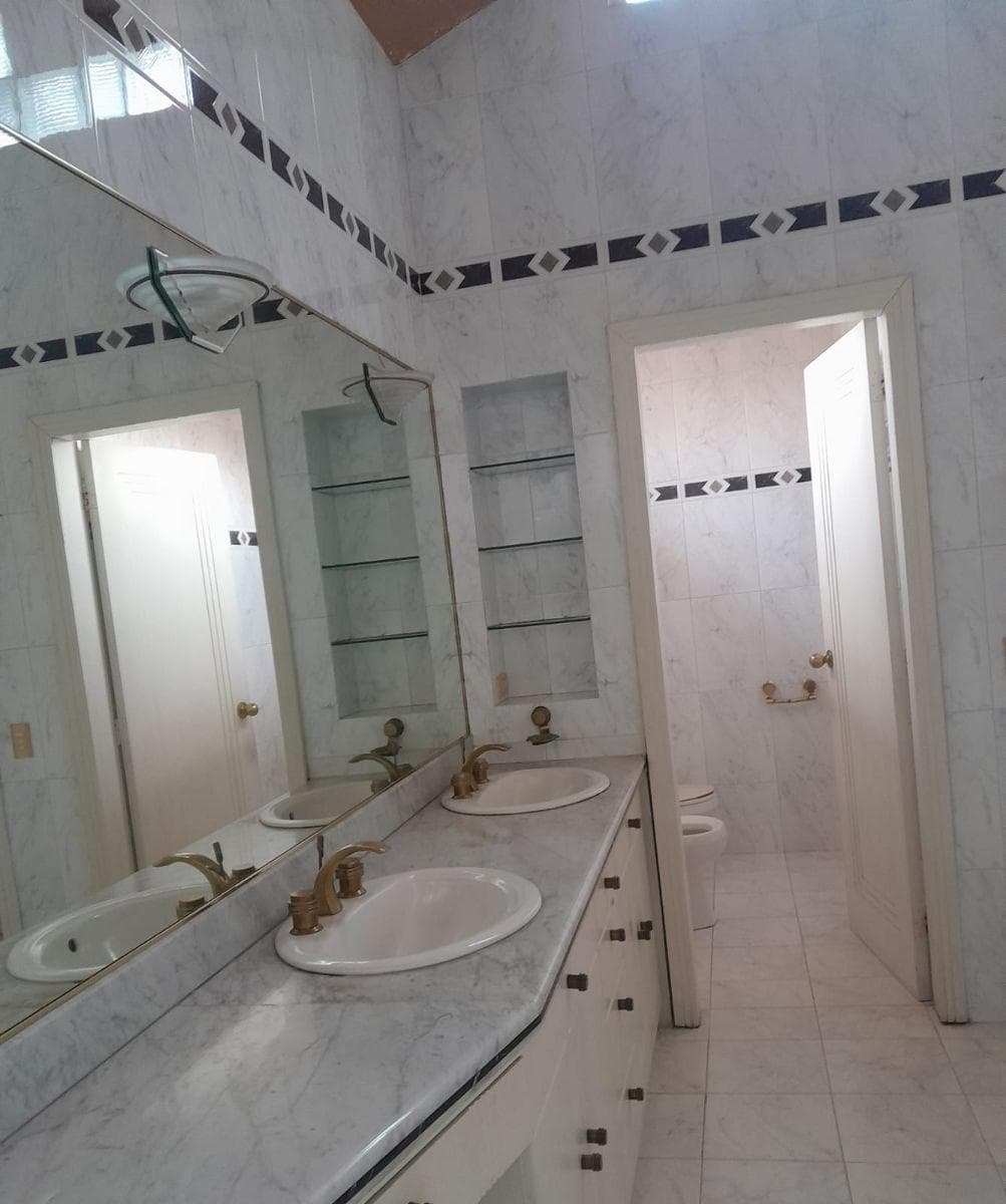13. - Venta de Espectacular Casa en Urb. Los Olivos - Ceibos, Guayas — imagen 3