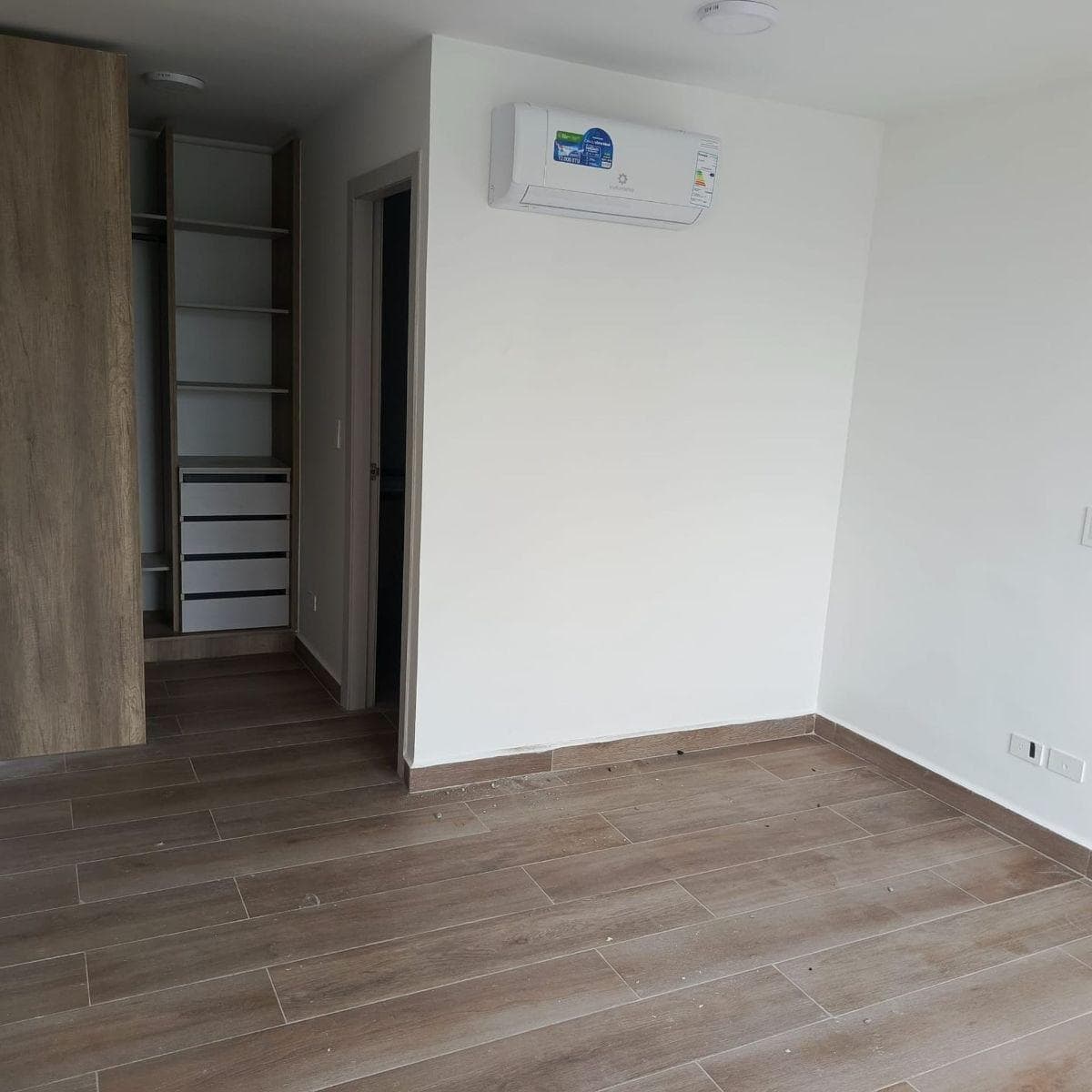 Casa de Venta en Urbanizacion en Manta Zona Sur, Manabí — imagen 2