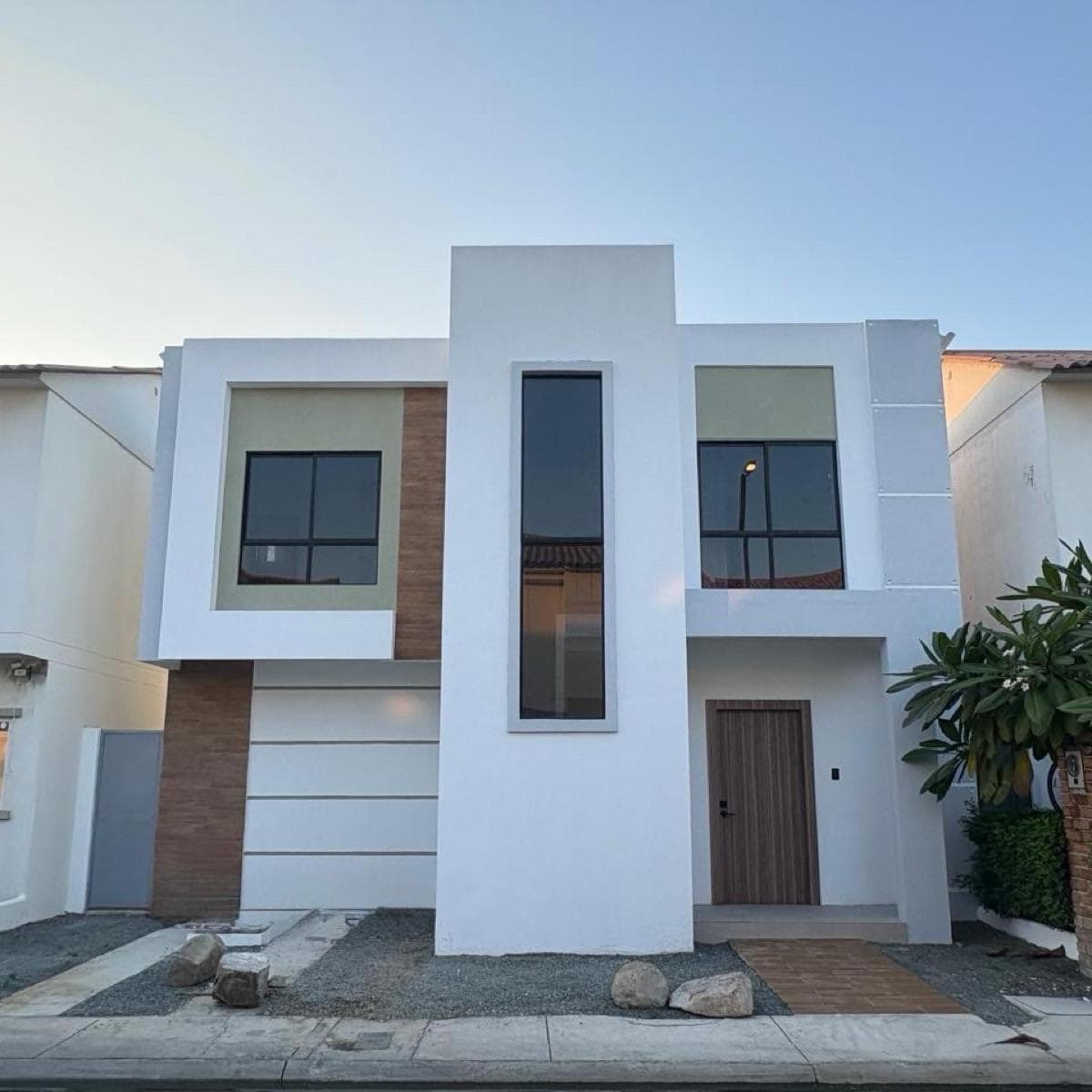 Casa en Venta, Urbanizacion Logare, Via Salitre, Ingg, Guayas — imagen 1