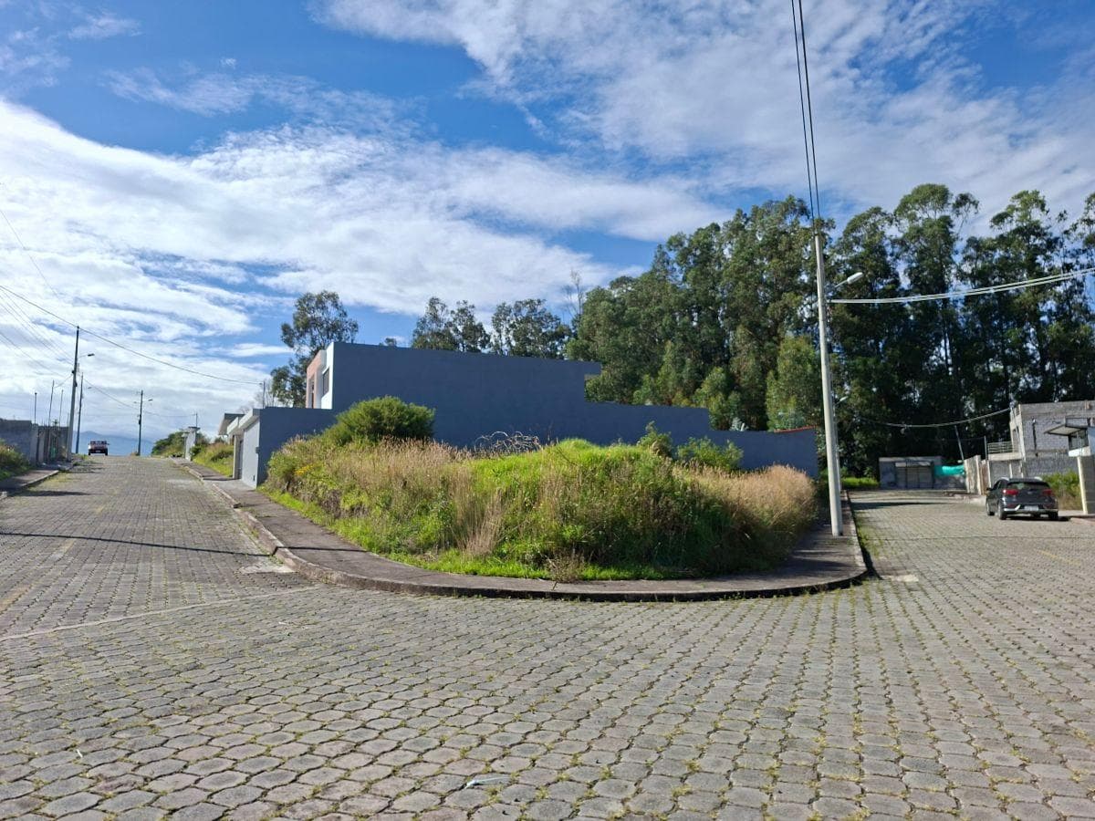 Terreno Premium de 700 m² Estilo Quinta Residencial | a 4 Minutos del Colibri Vía a Píntag — imagen 1