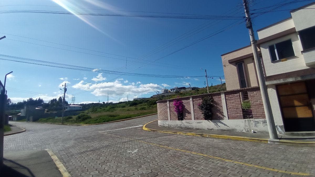 Terreno Premium de 700 m² Estilo Quinta Residencial | a 4 Minutos del Colibri Vía a Píntag — imagen 4