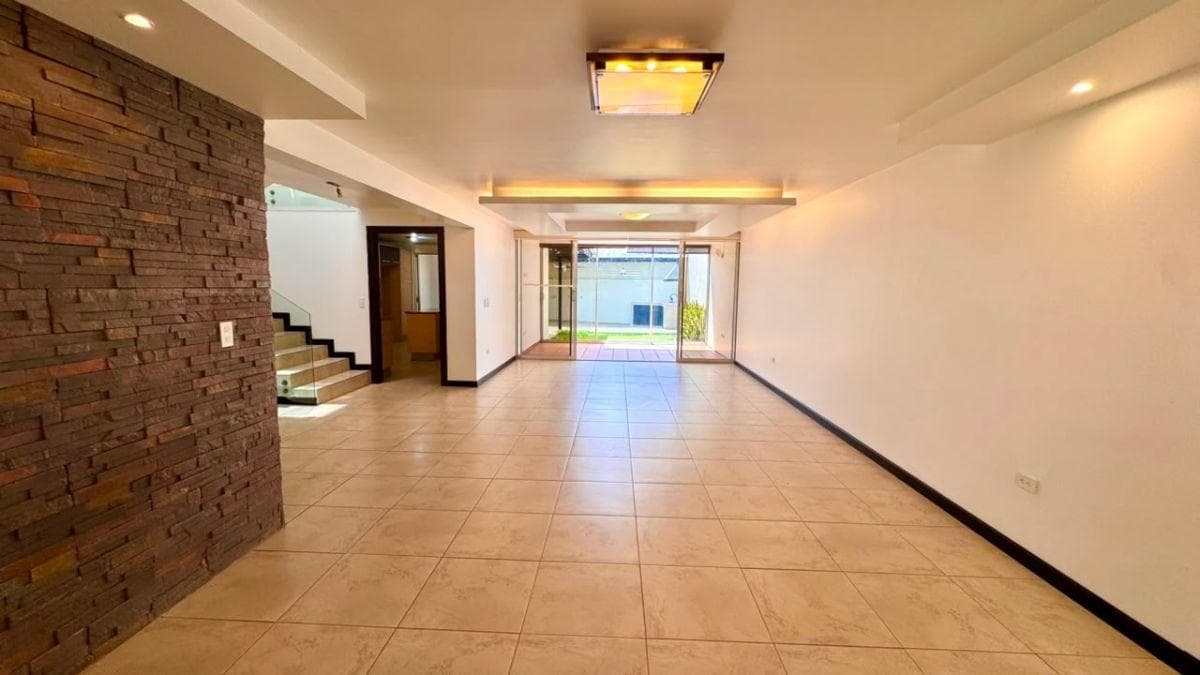 Casa 282 m² en Venta en Tumbaco Solo de Contad — imagen 10