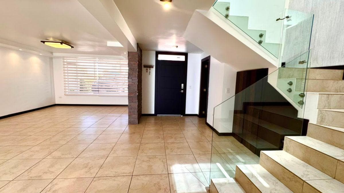 Casa 282 m² en Venta en Tumbaco Solo de Contad — imagen 6