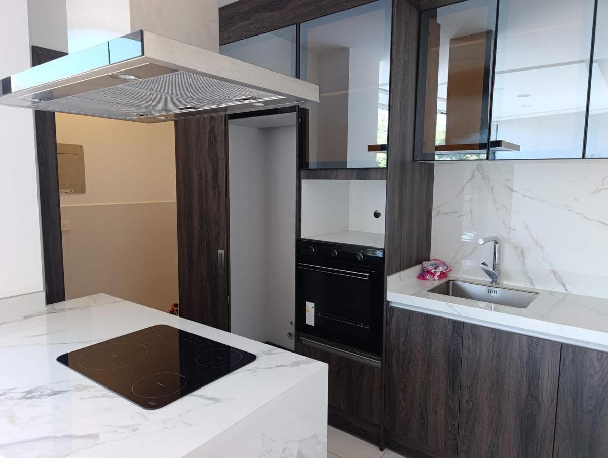 Venta Suite con 1 o 2 Parqueaderos y Bodega, Gonzalez Suarez — imagen 8