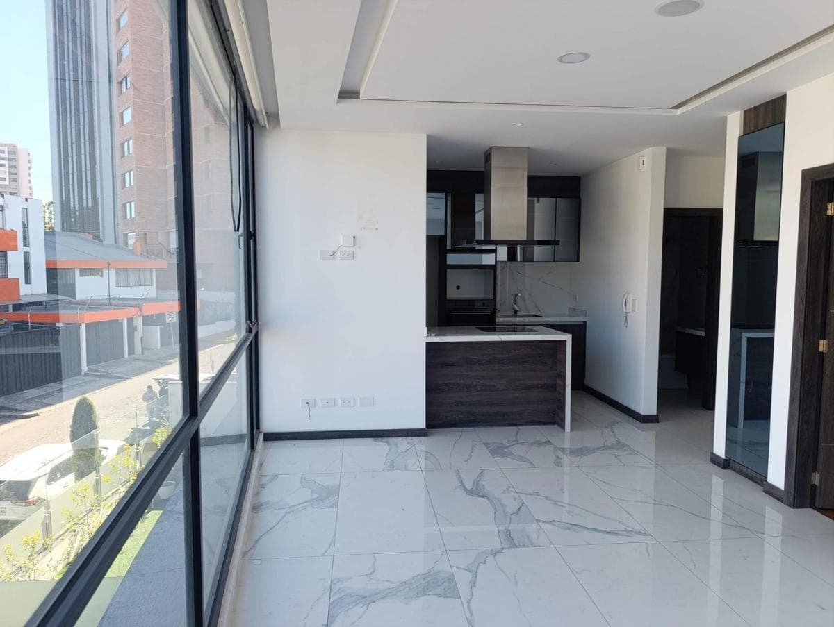 Venta Suite con 1 o 2 Parqueaderos y Bodega, Gonzalez Suarez — imagen 5