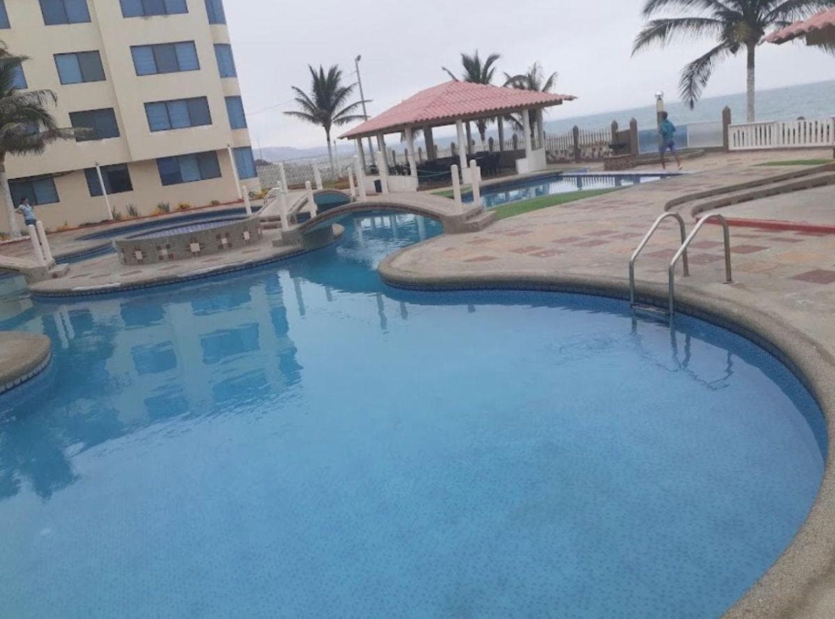 Suite de Venta de 57 m² Frente Al Mar en La Playa de Crucita, Manabí — imagen 2
