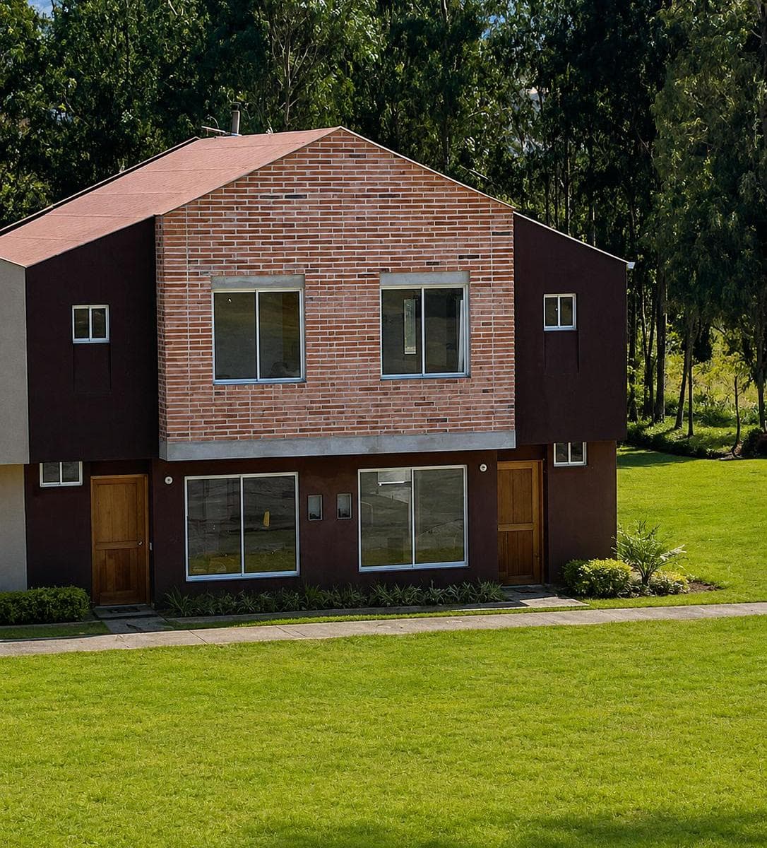 Casa en Venta de 2 Plantas | Valle de Los Chillos - Sector El Tingo — imagen 1
