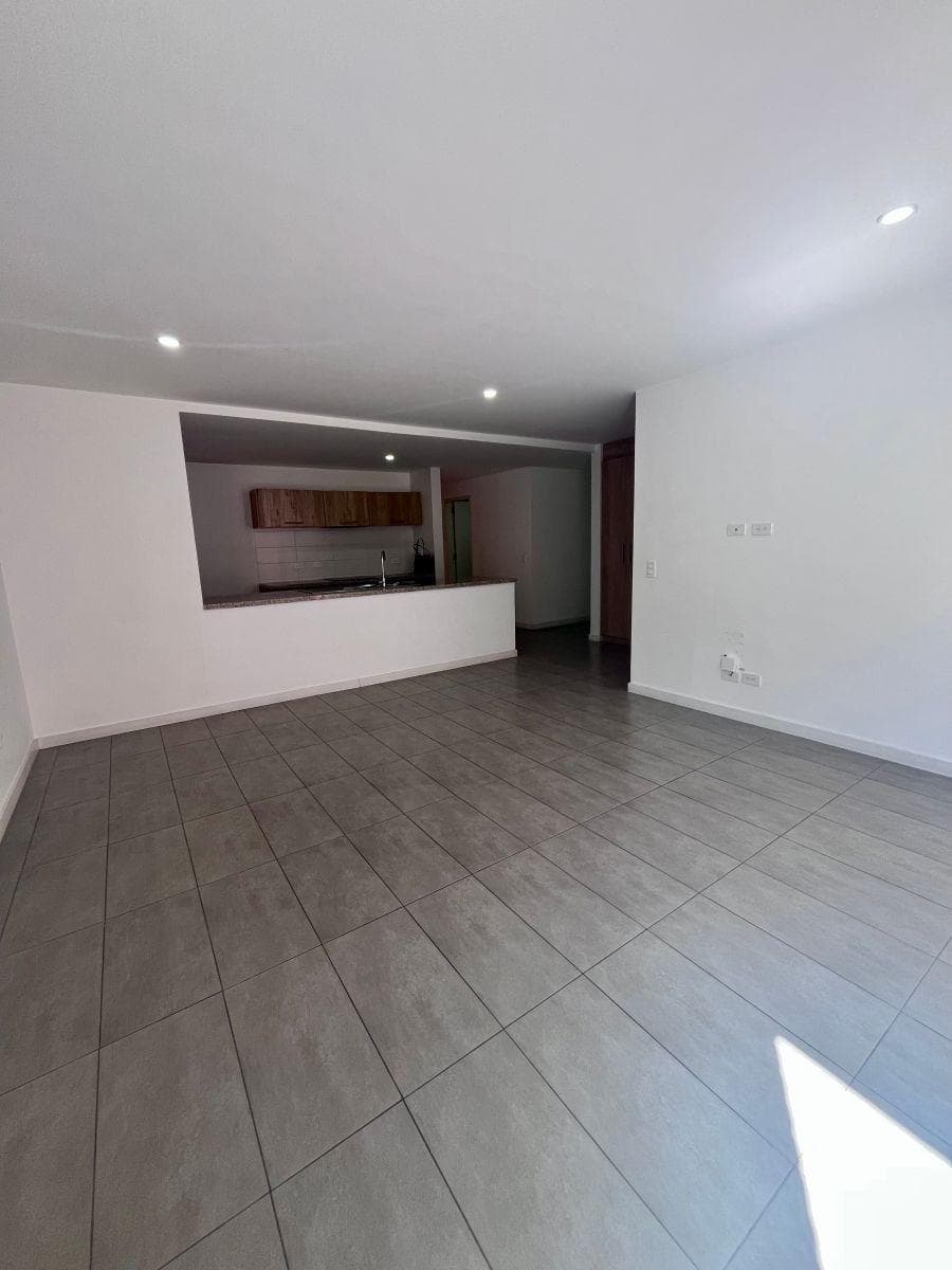 Hermoso Departamento de Venta en El Sector de La Bosmediano — imagen 5