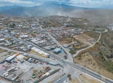 Arriendo Terreno Plano 2.944 m² en Calle Principal y Comercial Sector Hf Huasipungo Mitad del Mundo — imagen 2