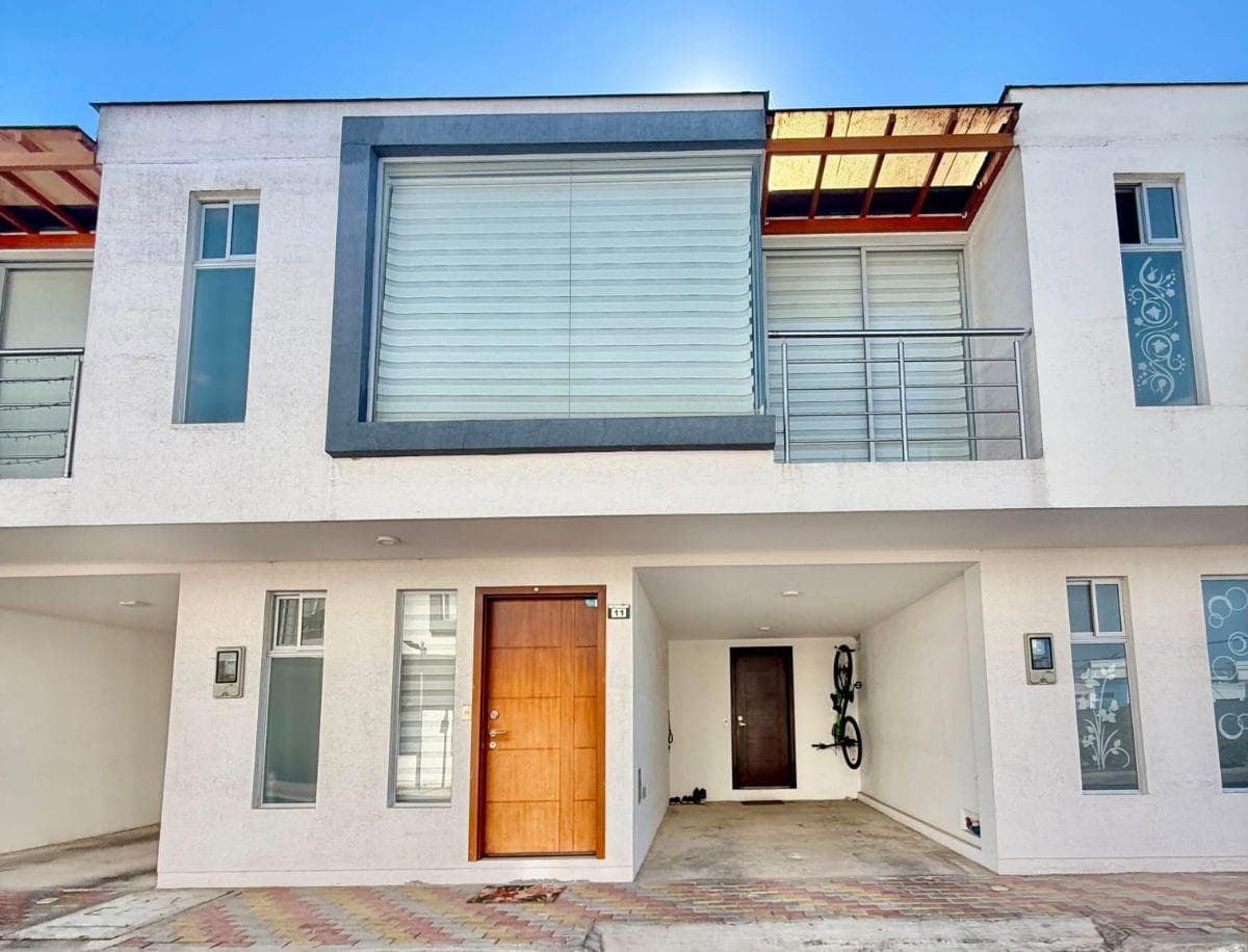 Casa 3 Habitaciones con Baño Privado en Calderon — imagen 1