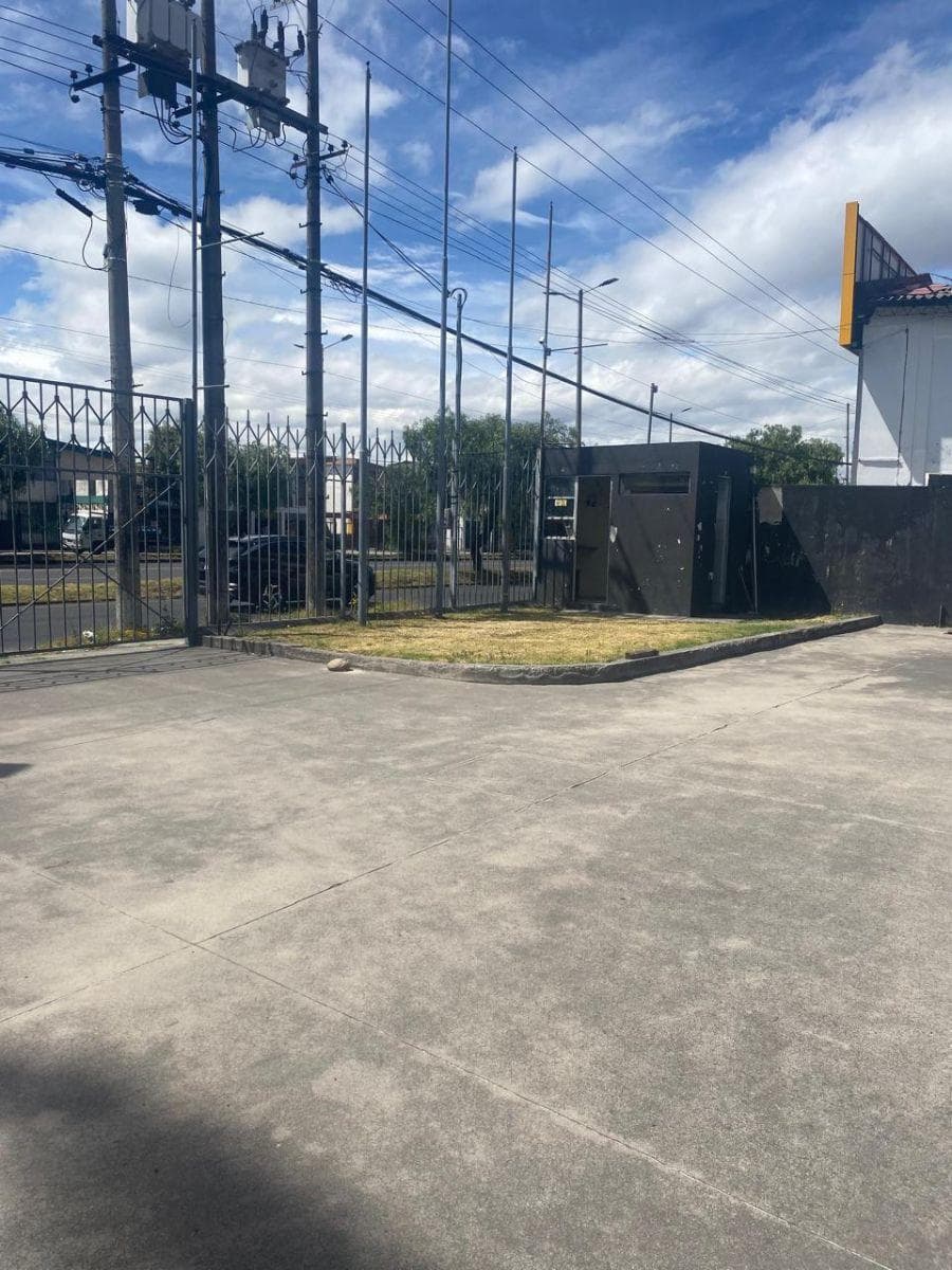 Amplio Terreno Excelente Ubicacion — imagen 1