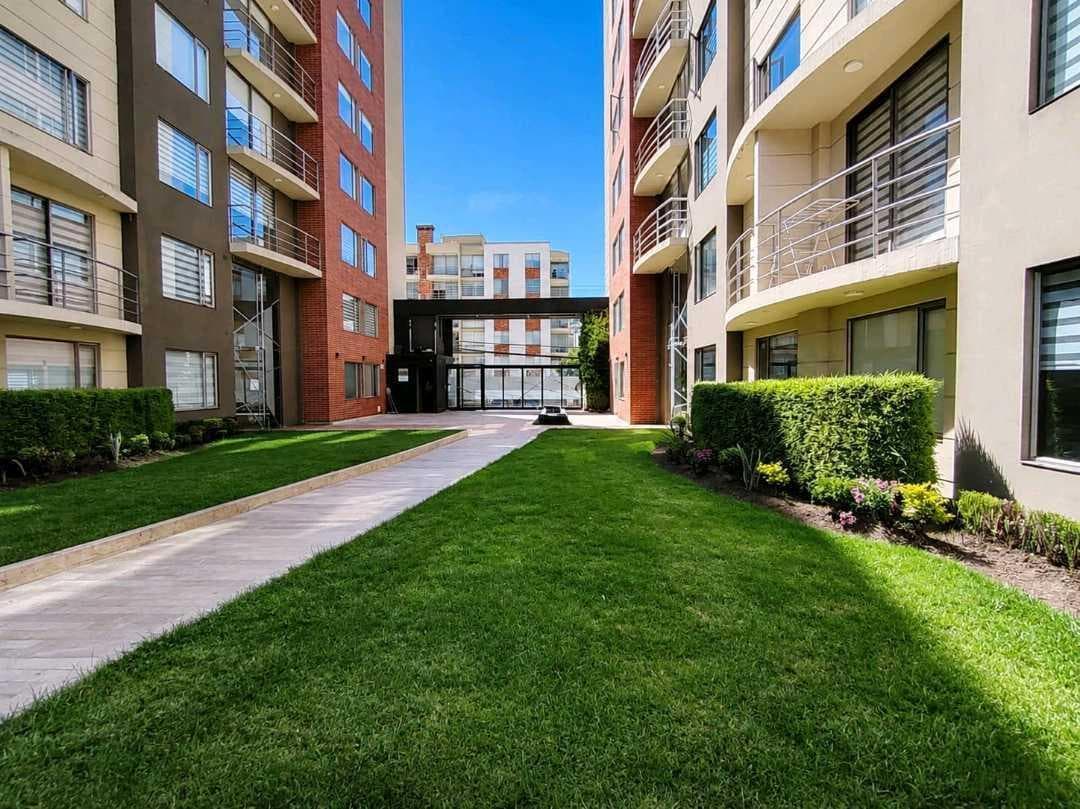 Moderna Suite en Venta – Sector Udla Granados — imagen 1