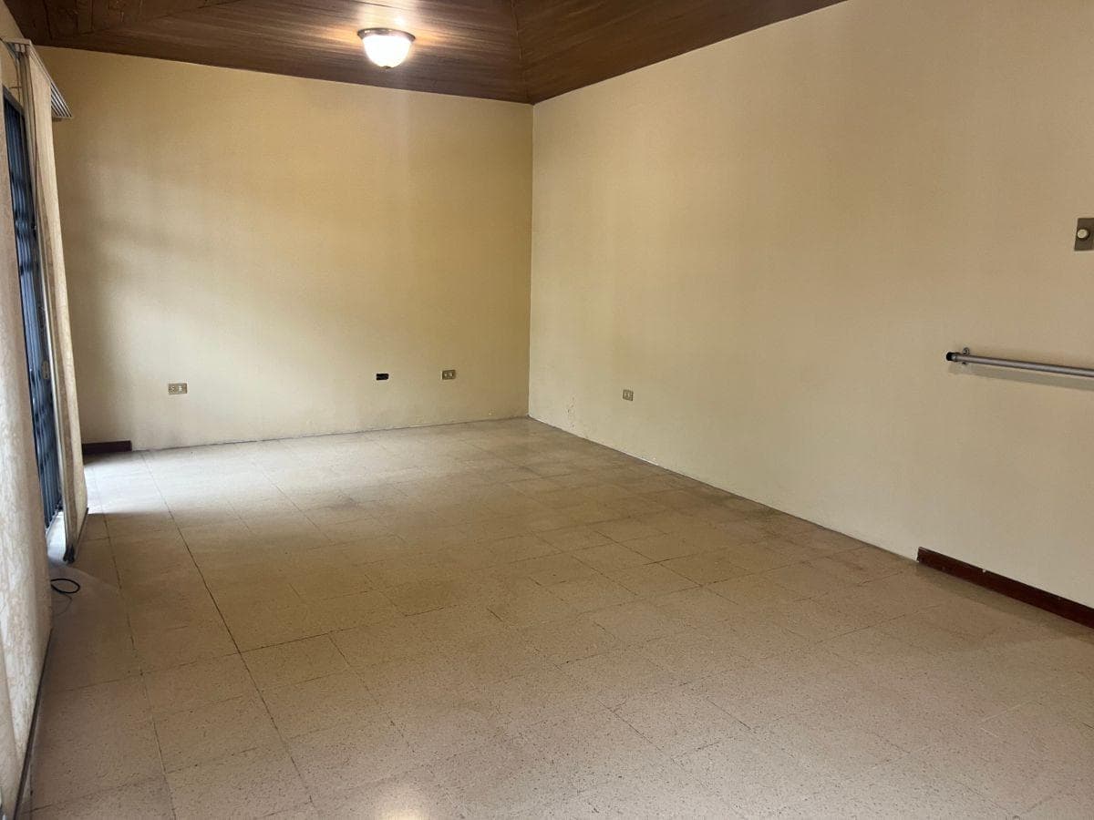 Casa en Venta – Ciudadela Lomas de Urdesa – Sector Urdesa Central, Guayas — imagen 4