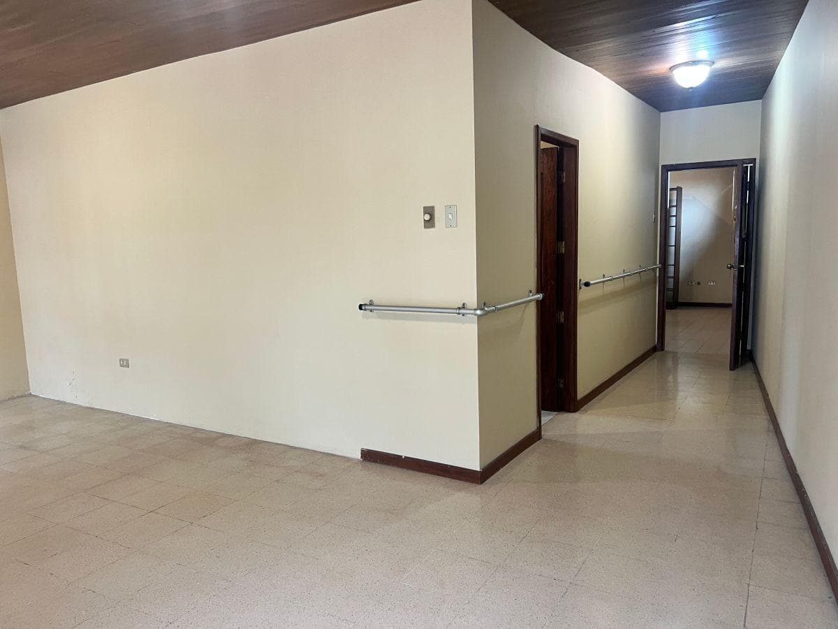 Casa en Venta – Ciudadela Lomas de Urdesa – Sector Urdesa Central, Guayas — imagen 3