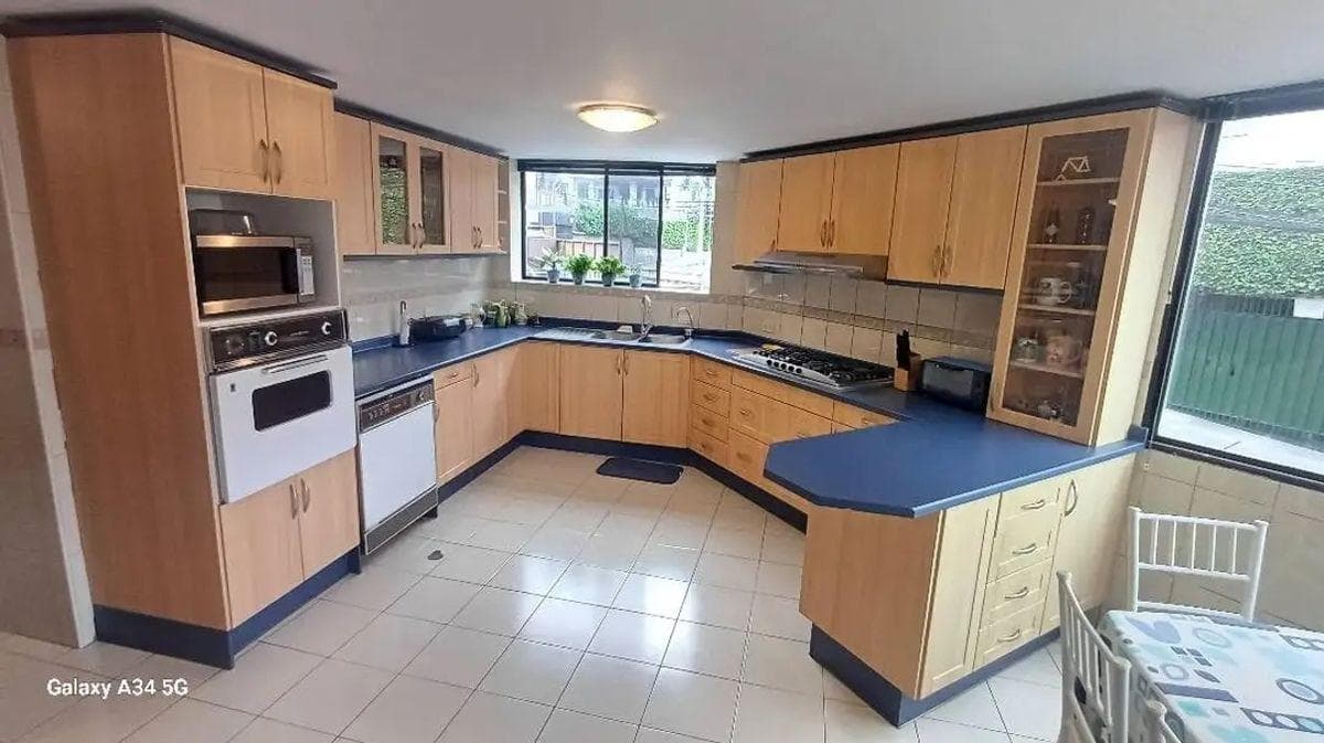 En Venta Departamento 4 Habítaciones + Estudio + 2 Garajes_ Quito Tenis — imagen 4