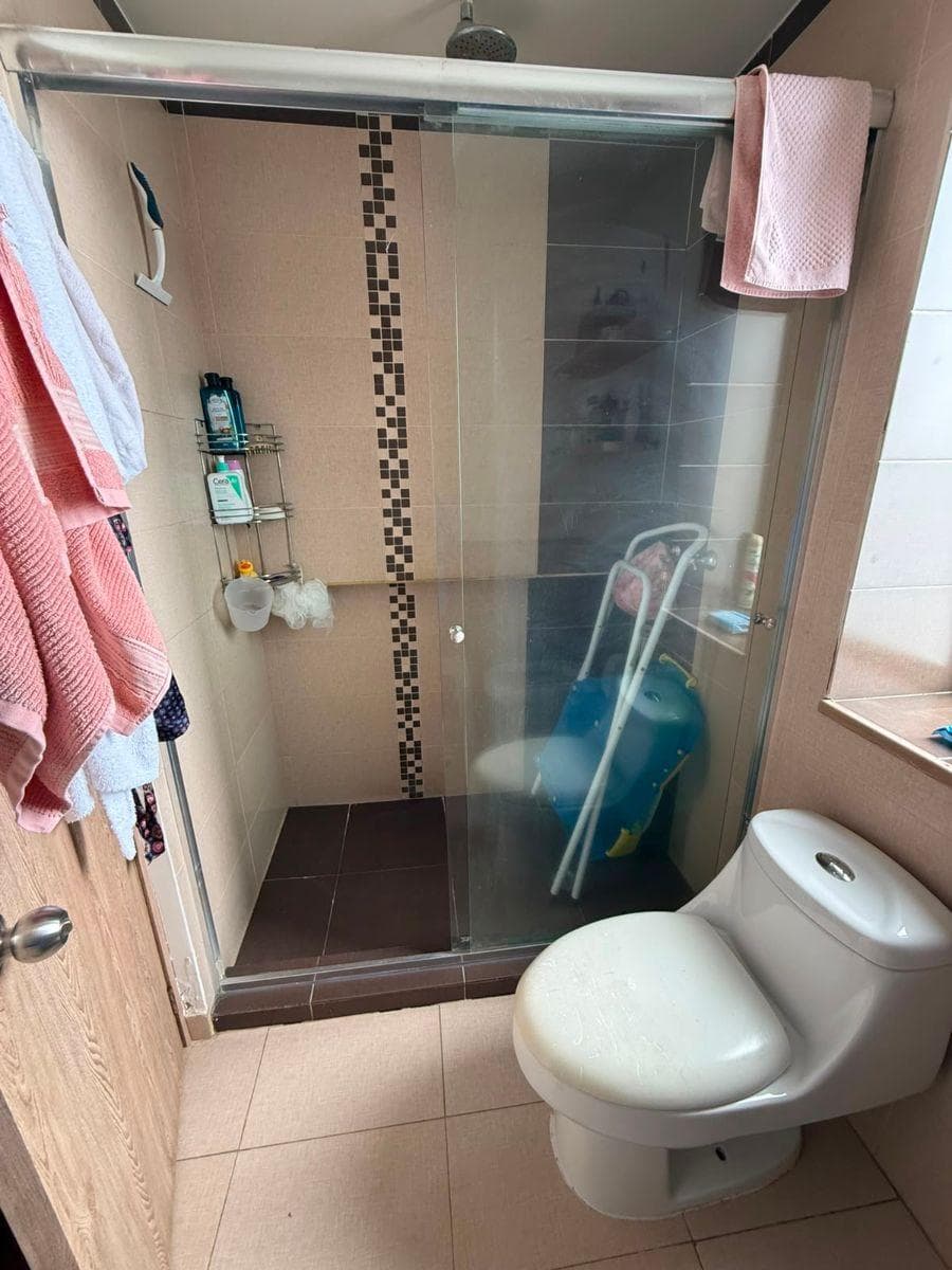 Casa de 120 m² con 2 Habitaciones en Venta en Cumbayá — imagen 2