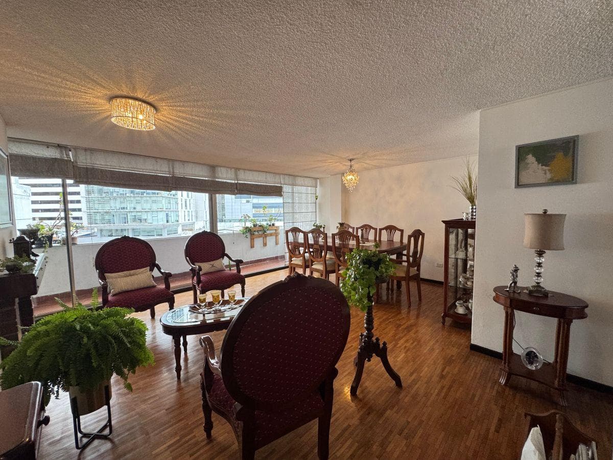 Oportunidad Venta Dpto 120 m². La Carolina. Provincia de Pichincha — imagen 1