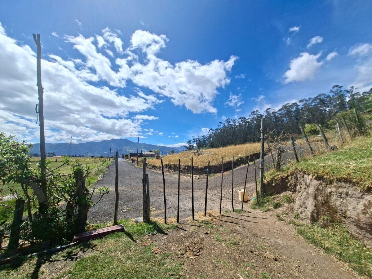 Oportunidad en Alóag! 5.23 Ha con Agua Potable, Tierra Fértil y Financiamiento — imagen 1