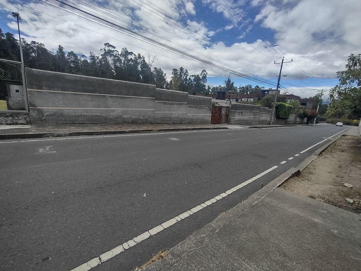 Terreno en Venta 2.231 m², Cerramiento y Servicios Básicos Instalados, Conocoto, Valle de Los Chillos — imagen 9