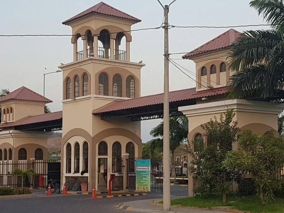 Venta de Casa en Urbanizacion La Joya Etapa Perla Natm, Guayas — imagen 2