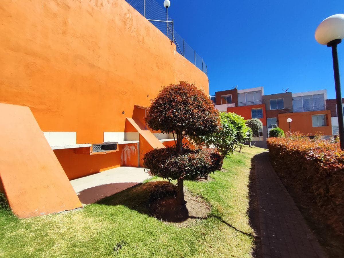 Casa en Venta en San Isidro del Inca con 2 Dorm. — imagen 2
